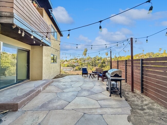 Building Photo - 820 Normark Terrace