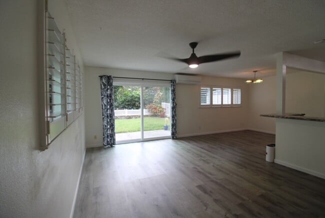 Building Photo - Beautiful 3 Bedroom 2.5 Bath house in Gate...