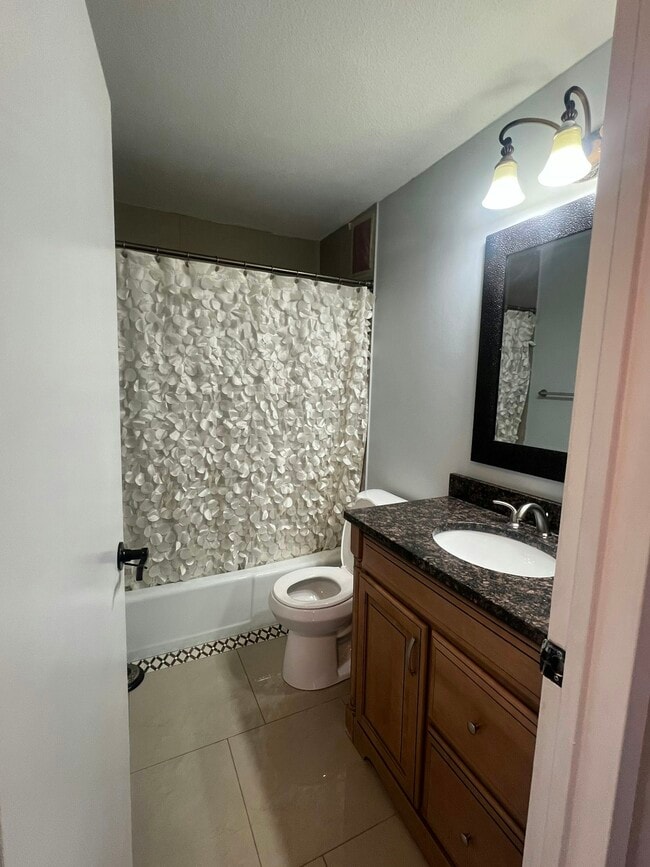 Building Photo - 2200 S Stewart Ave