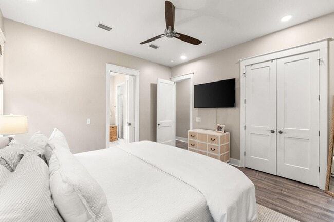 Building Photo - 156 Summer Breeze Ln