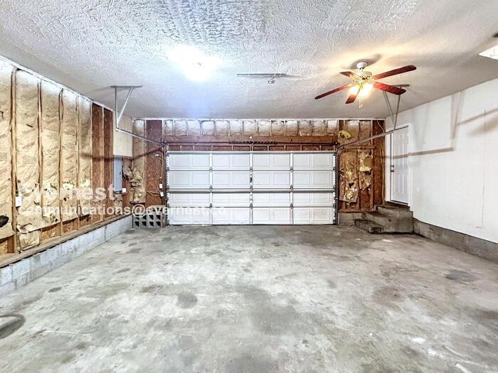 Building Photo - 405 Pleasant Run Rd