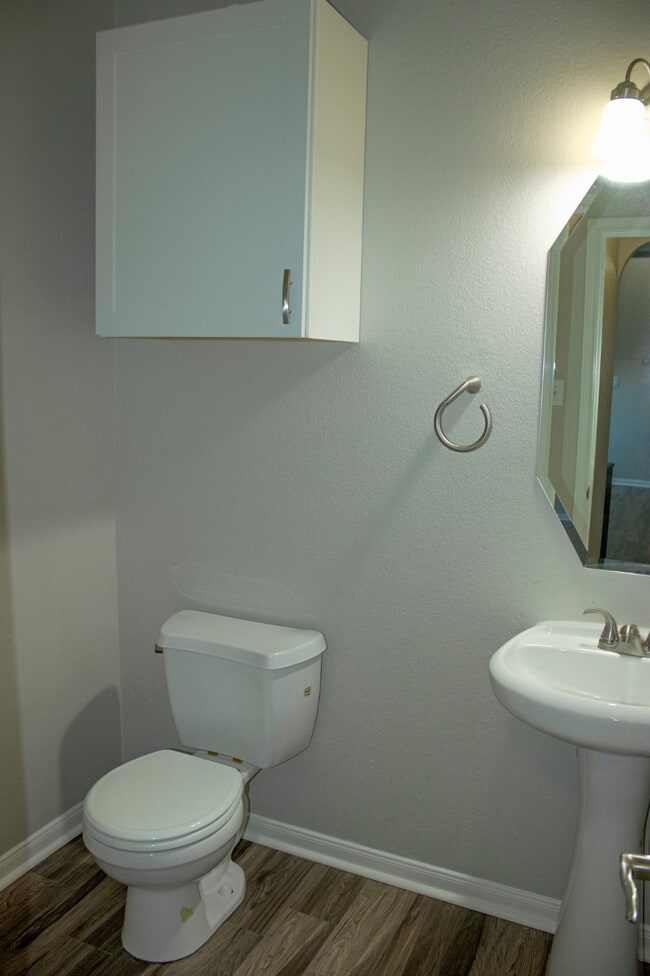 Building Photo - 29607 Legends Green Dr