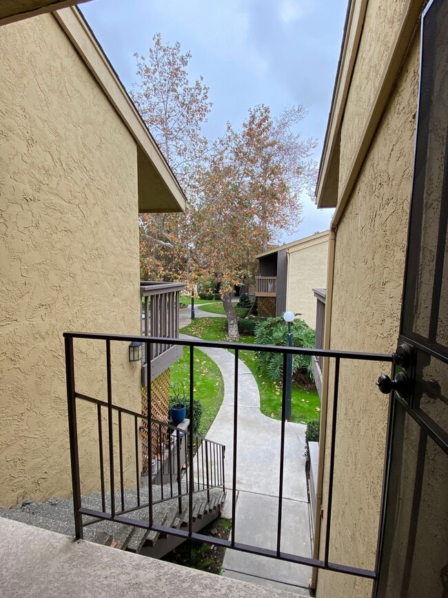 Building Photo - 2BD / 1BA Apartment with AC and parking in Mission Valley!
