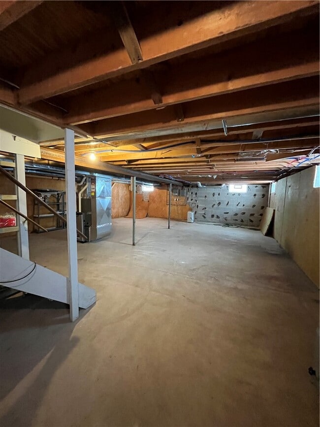 Building Photo - 7026 Lake Ave