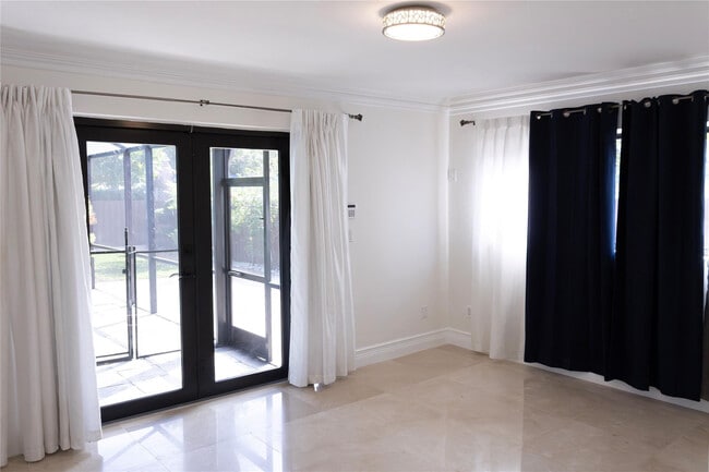 Building Photo - 836 Orchid Dr