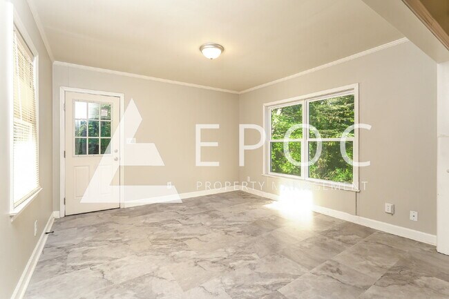 Building Photo - 3307 Amos Dr
