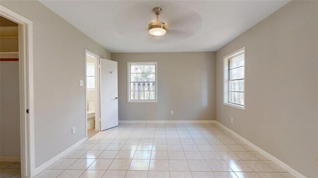 Building Photo - 5243 Indigo St