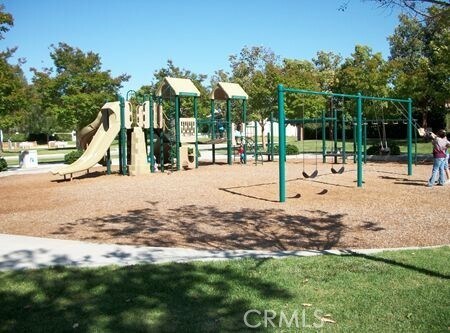 Building Photo - 39 Goldenrod