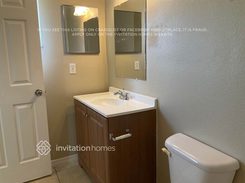 Building Photo - 3156 Ginger Cir