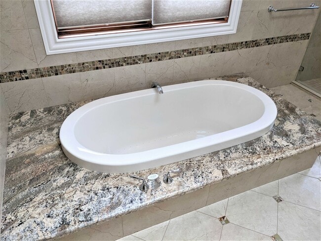 Building Photo - 2912 21st Ave