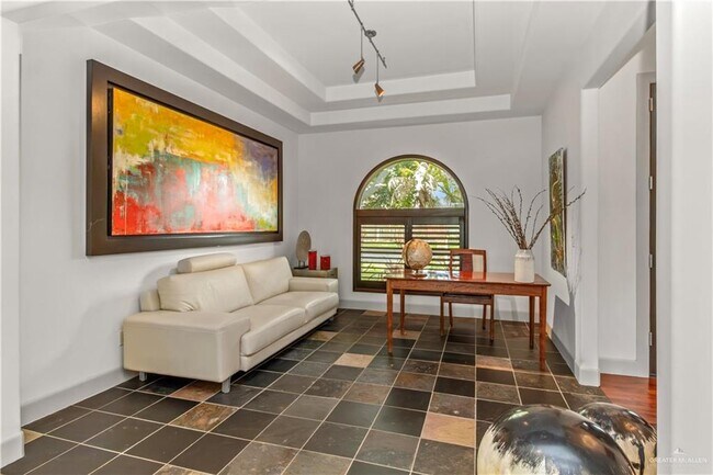 Building Photo - 708 Kiwi Ave