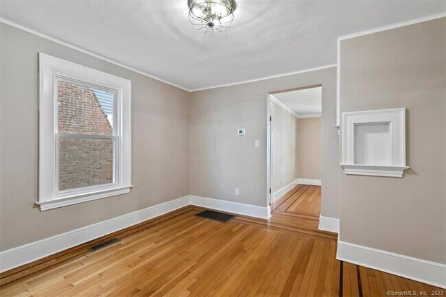 Building Photo - 223 Townsend Ave
