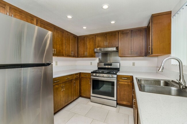 Interior Photo - 119 Loma Vista St