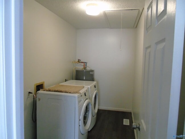 Building Photo - 166 Camille St