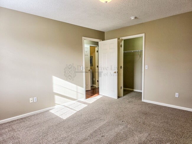 Building Photo - 1607 Bourland Ln