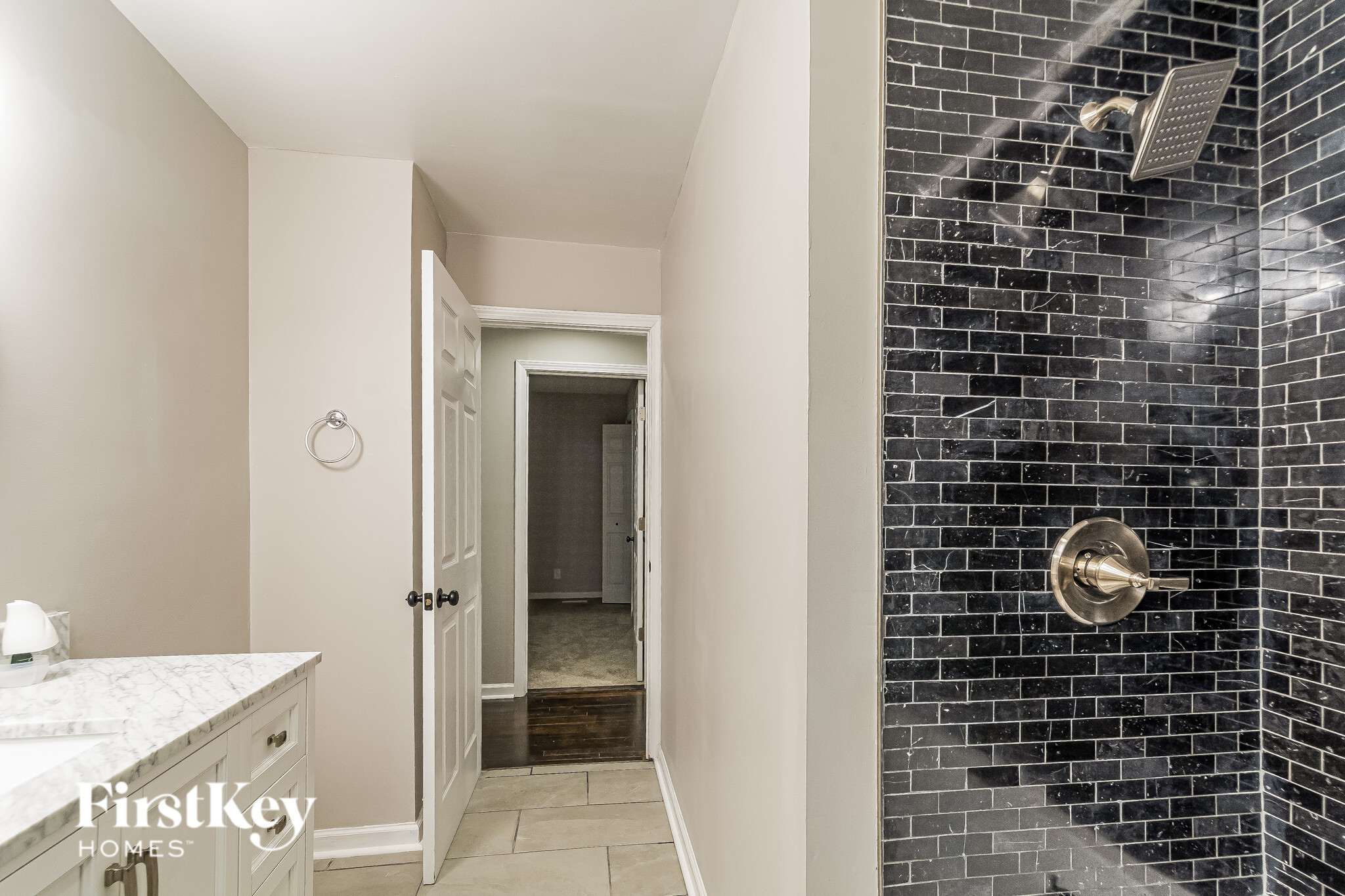 Building Photo - 401 Sparella St