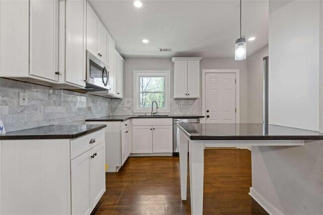 Building Photo - 2779 Horse Shoe Dr