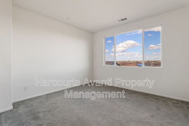 Building Photo - 1520 Santa Carolina Rd