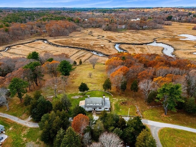 Building Photo - 1 Noahs Hl Wy