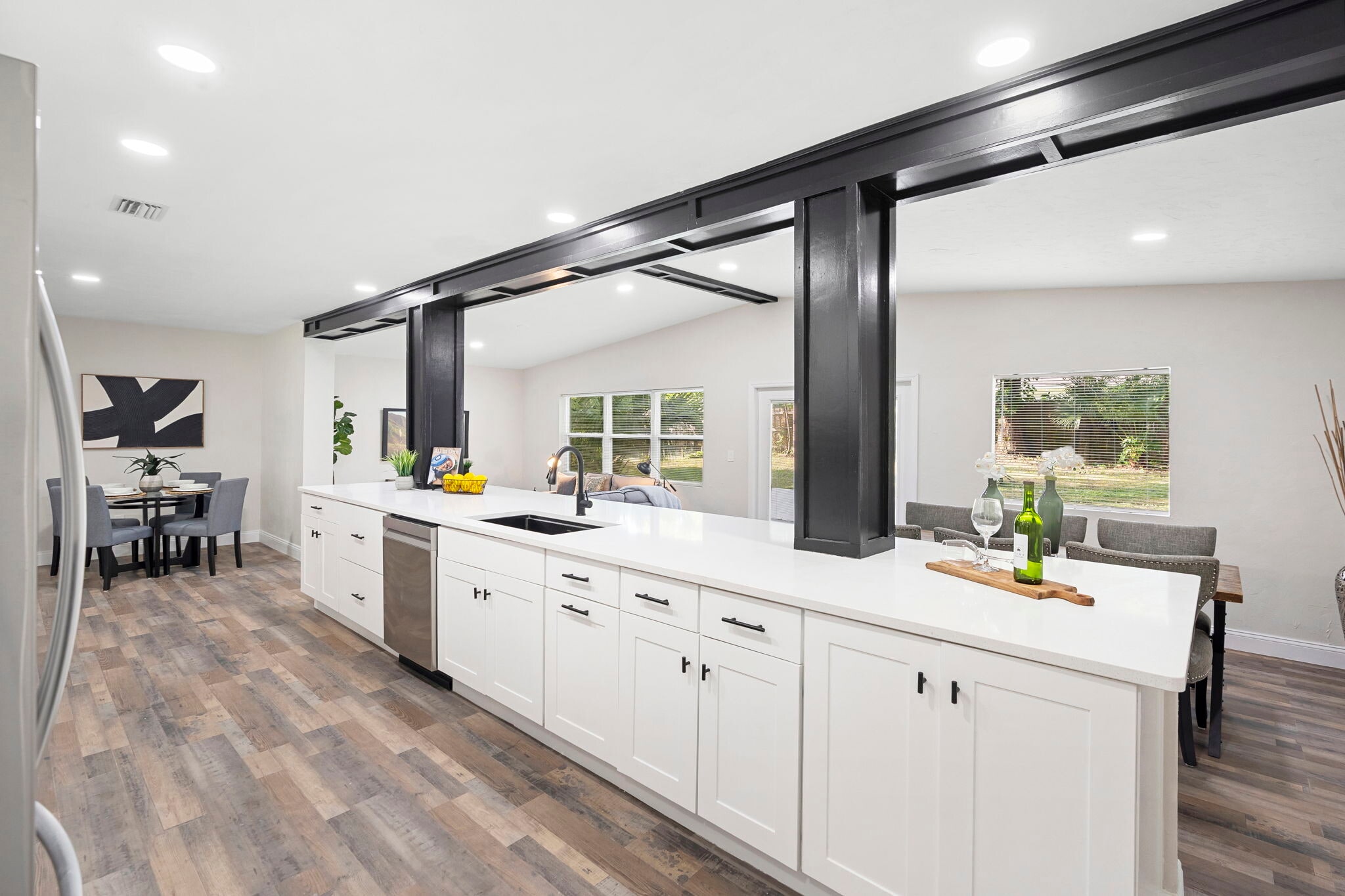 Building Photo - 505 Lake Shore Dr