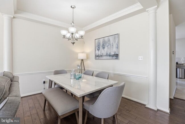 Building Photo - 18525 Sierra Springs Square