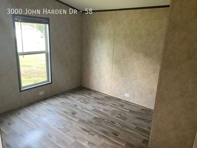 Building Photo - 3000 John Harden Dr