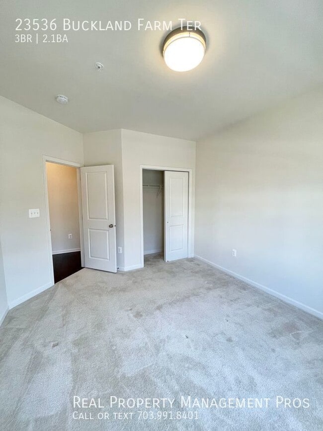 Building Photo - 23536 Buckland Farm Terrace