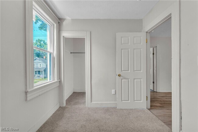 Building Photo - 3187 W 44th St