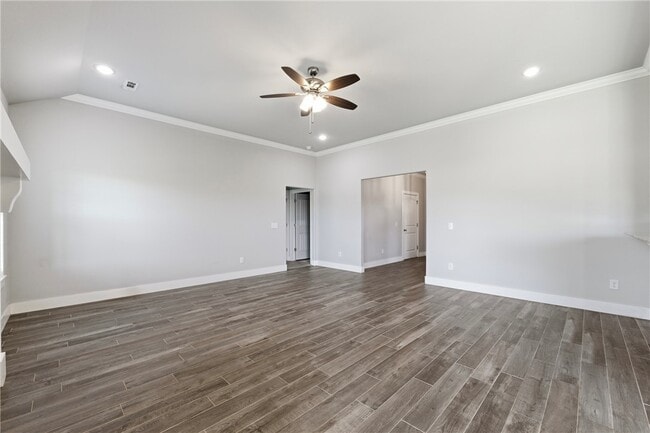 Building Photo - 40 E Loveland Loop