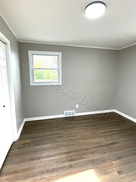 Building Photo - 20201 Grandville Ave