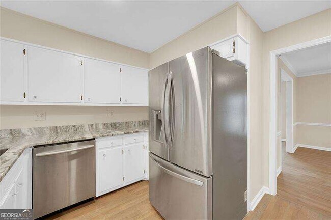 Building Photo - 4517 E Kings Point Cir