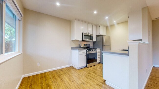 Building Photo - 1145 Edwards St