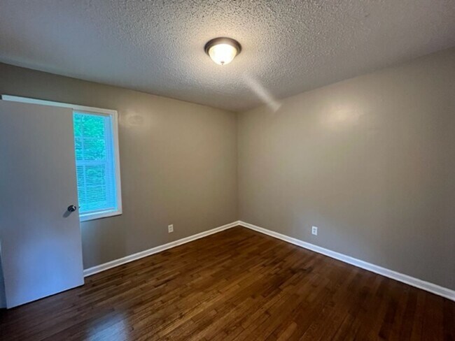 Building Photo - Renovated 3 Bedroom 1.5 Bath Home for Rent!!