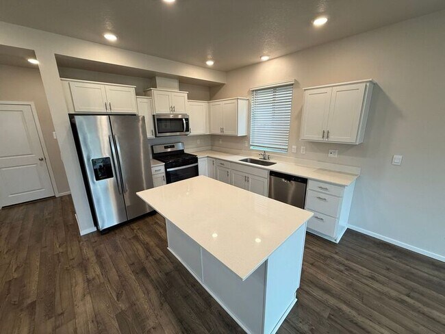 Building Photo - 4833 Thyme Ave NE