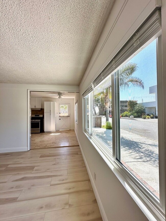 Building Photo - 373 Wawona Ave