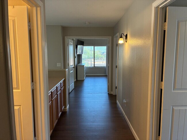 Building Photo - 13717 N 80th Ave