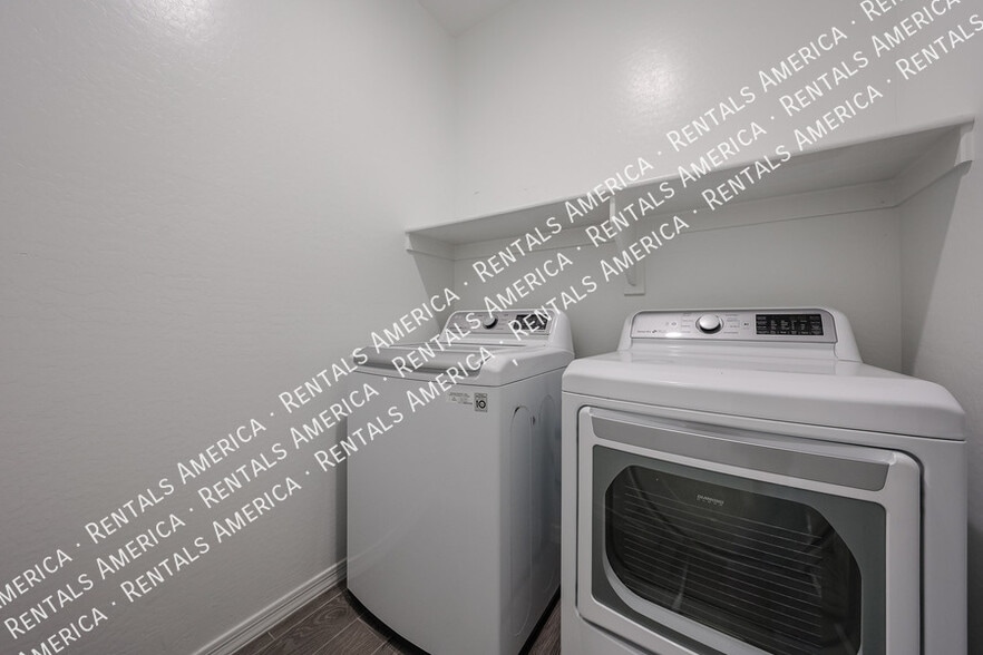 Building Photo - 5612 W Ldg Dr