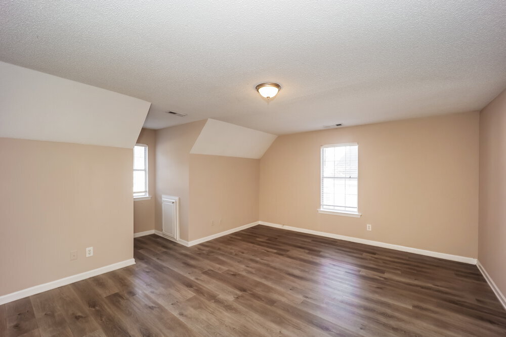 Building Photo - 255 Summer Hill Cir