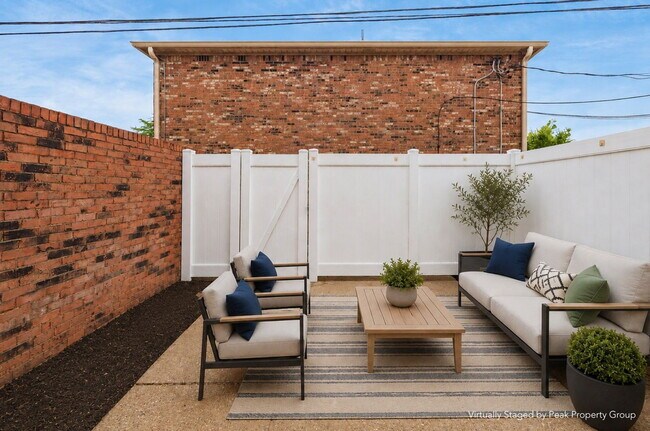 Building Photo - 1036 Folkestone Rd