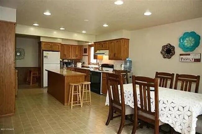 Building Photo - Fargo Homes