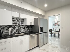 Building Photo - 2501 S Ocean Dr