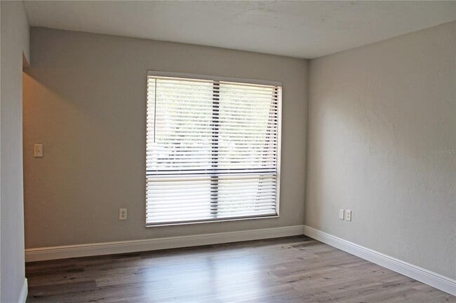 Building Photo - 1836 N Crystal Lake Dr