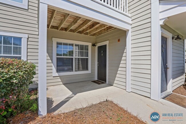 Building Photo - Immaculate 2-Bedroom Ground-Floor Villa in...