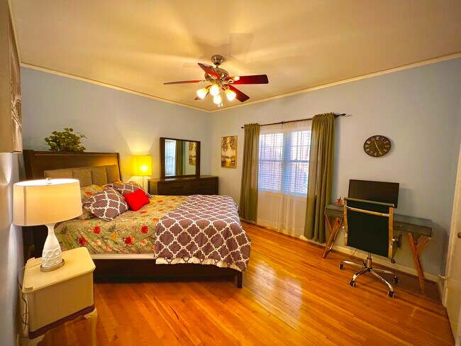 Bedroom 1 with workspace - 430 Lindbergh Dr NE