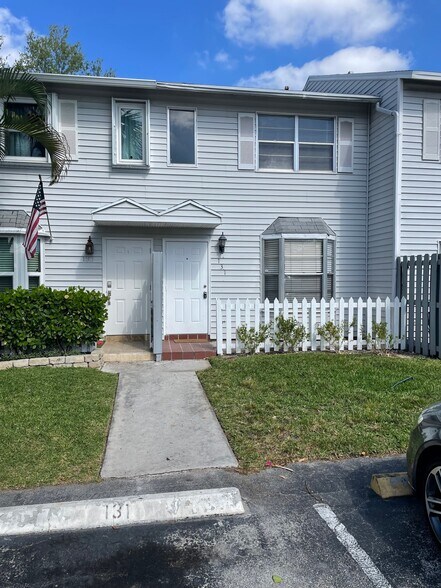 Primary Photo - 131 SW 3rd St