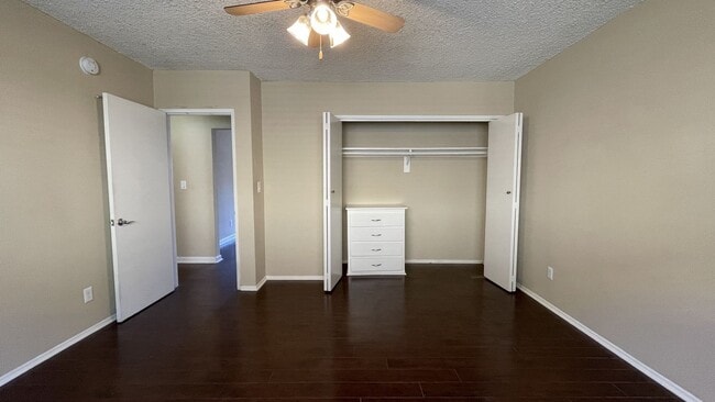 Building Photo - 5502 Corteen Pl