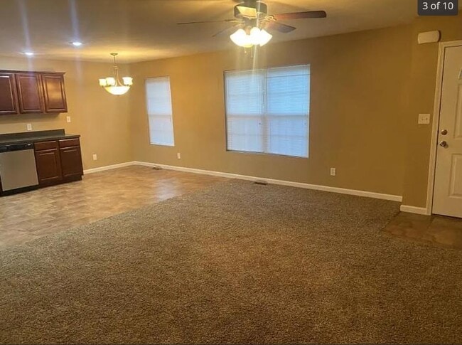 Building Photo - 3218 Putnam St