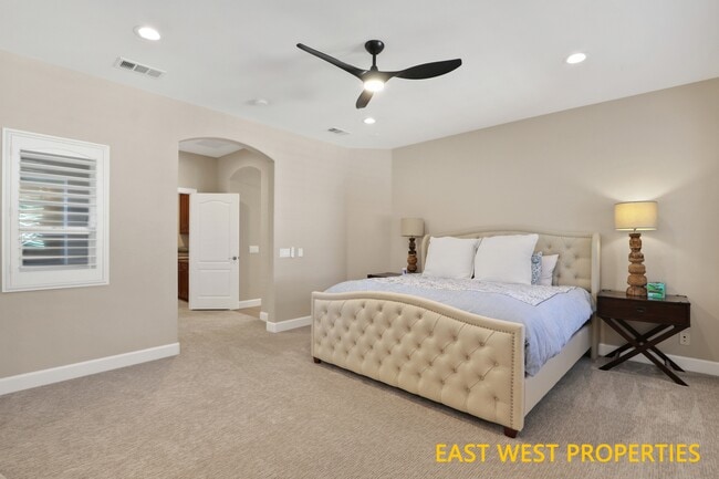 Building Photo - 27 Hathaway