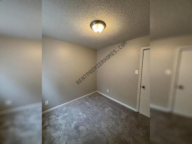 Building Photo - 1301 Liberty Dr