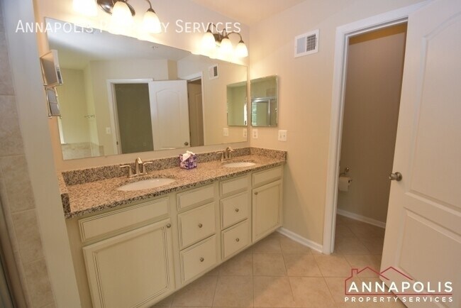 Building Photo - 717 Millhouse Dr
